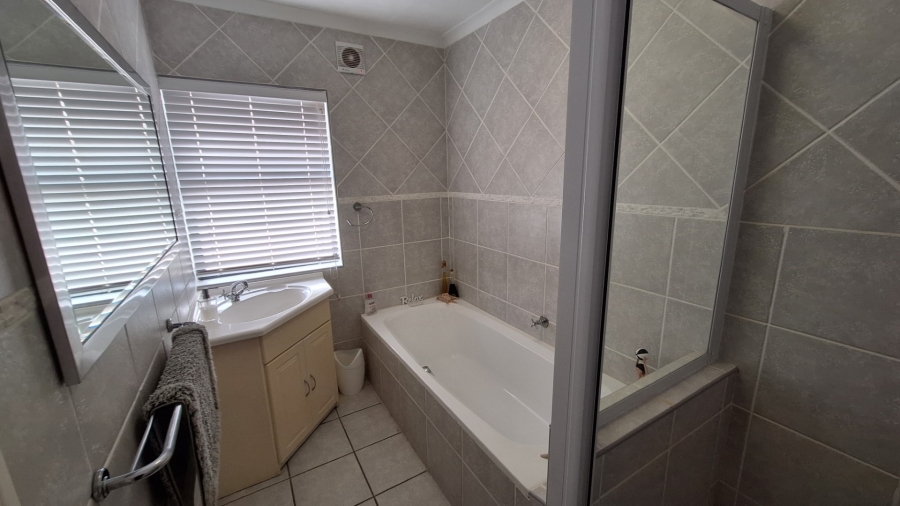 6 Bedroom Property for Sale in Dwarskersbos Western Cape